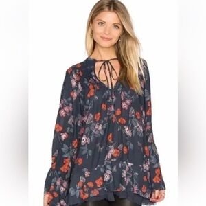 FREE PEOPLE smocked floral FLOWY top LONG SLEEVE size medium